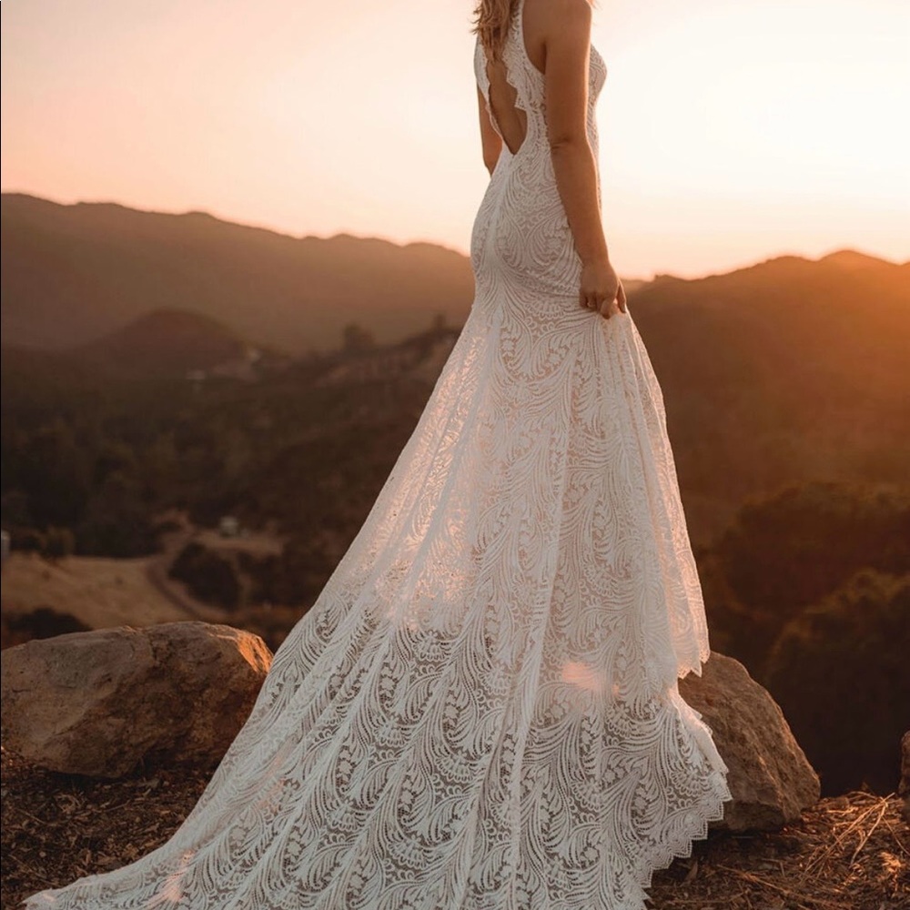 Lovers Society | Unworn Wedding Dress